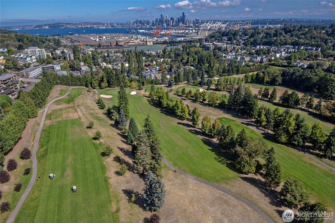3221 SW Avalon Way Unit: 207