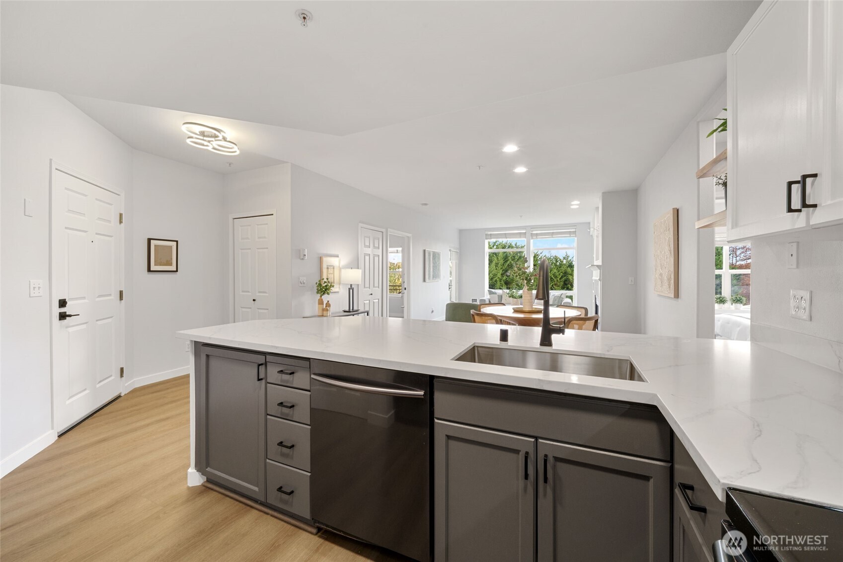 3221 SW Avalon Way Unit: 207