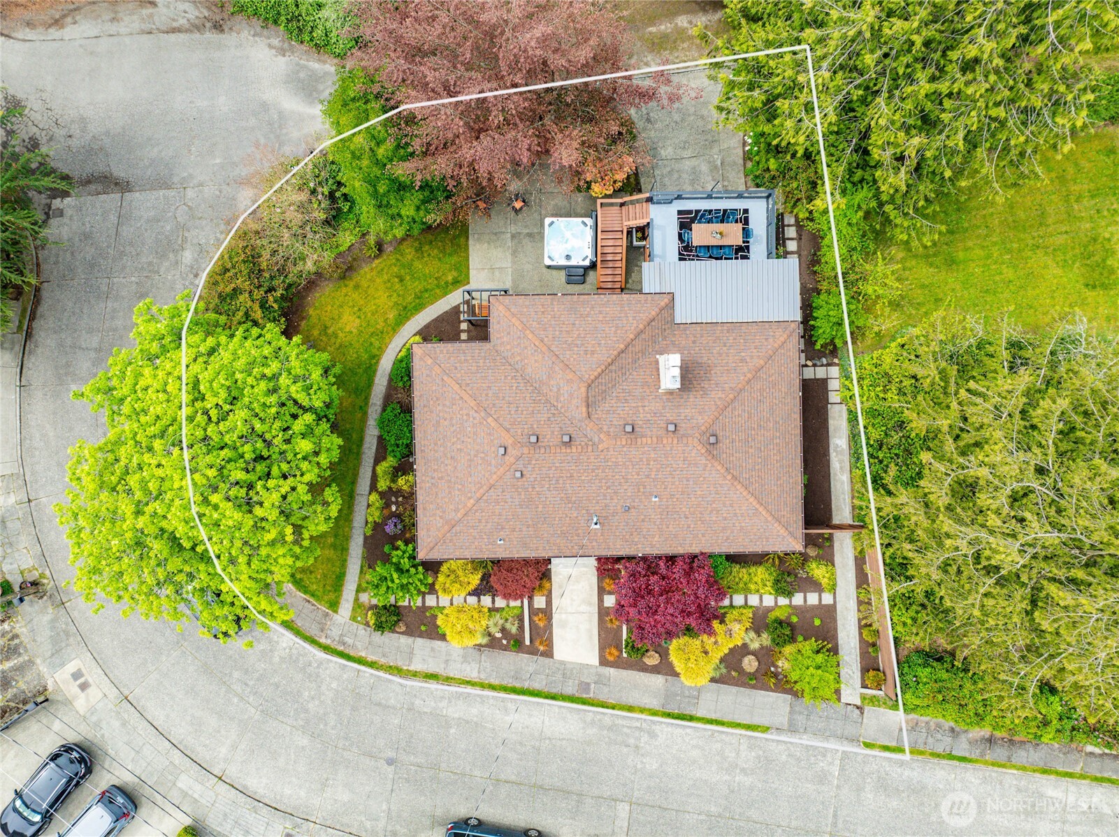 8683 Island Drive S