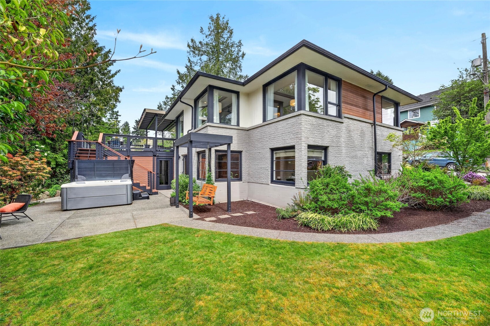 8683 Island Drive S