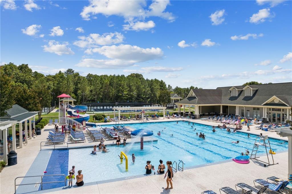 4058 Links Boulevard