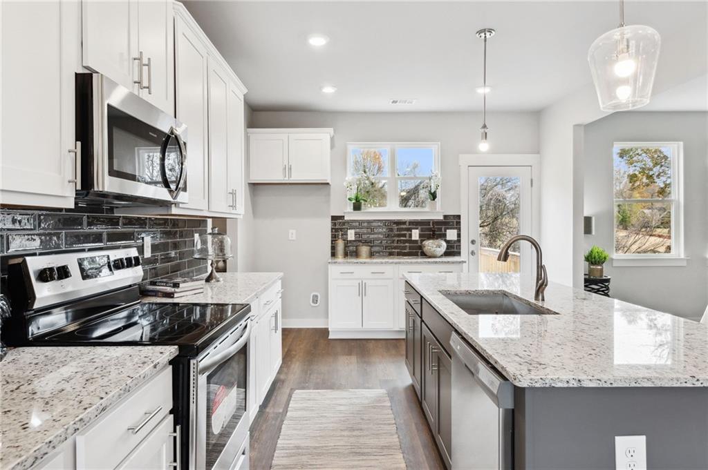 4058 Links Boulevard