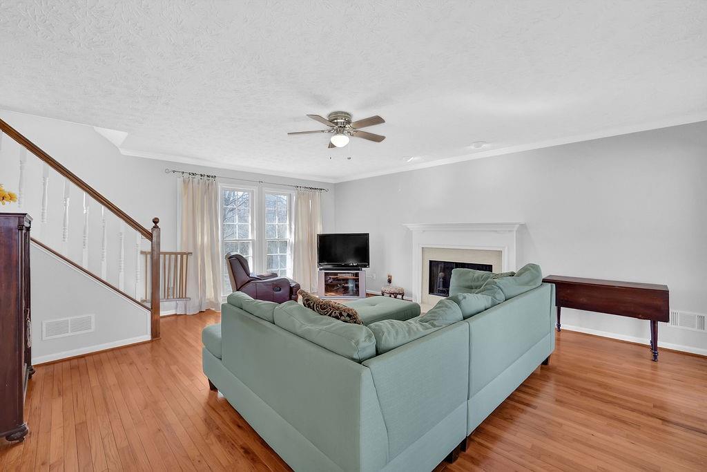 3040 Summit View Court