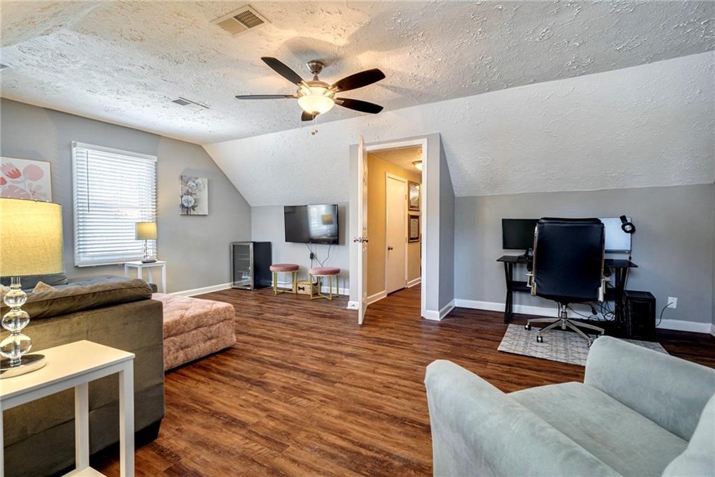 1262 Melton Drive SW