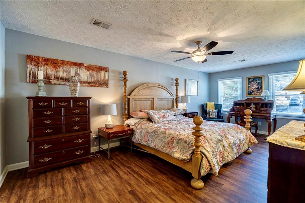 1262 Melton Drive SW