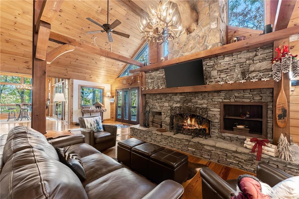 6615 Happy Hollow Trail