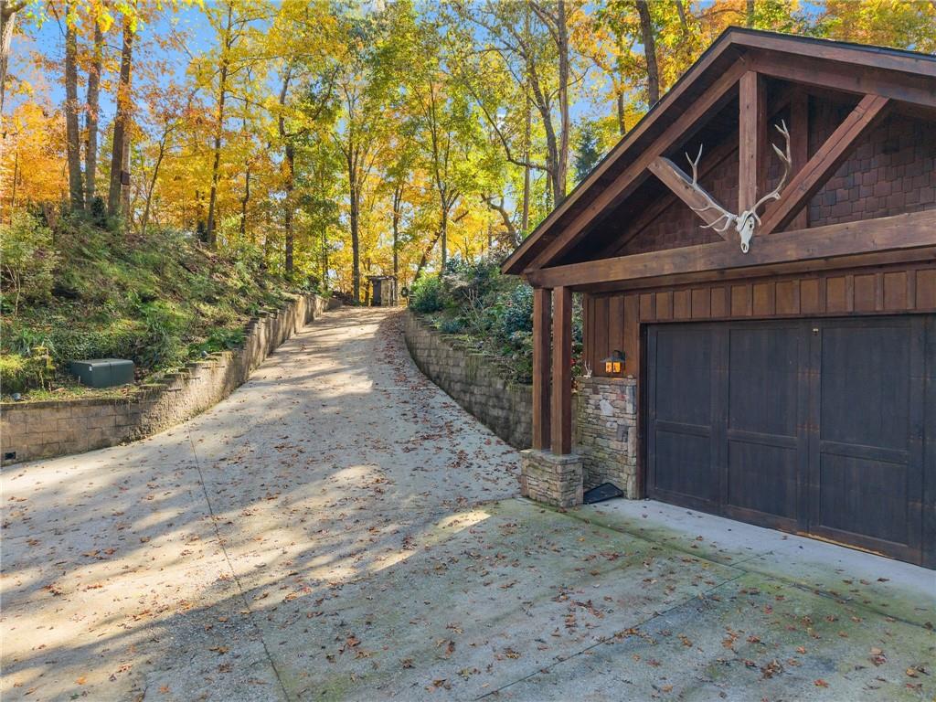 6615 Happy Hollow Trail