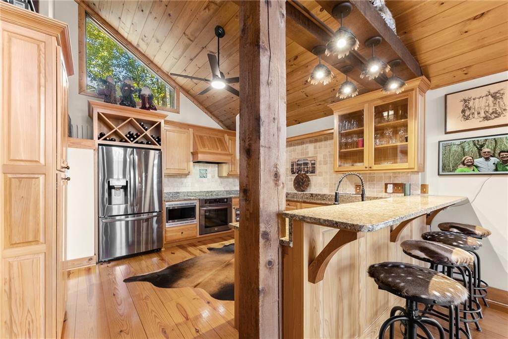 6615 Happy Hollow Trail