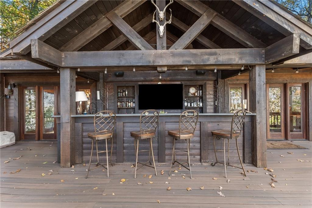 6615 Happy Hollow Trail