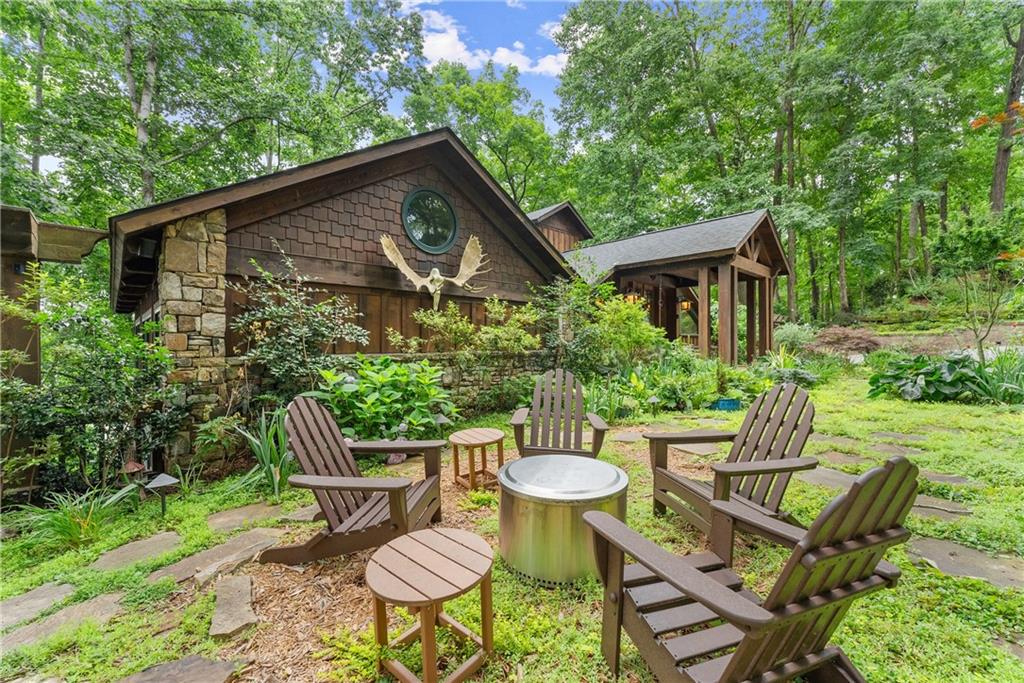 6615 Happy Hollow Trail