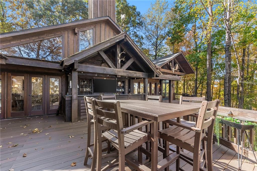 6615 Happy Hollow Trail