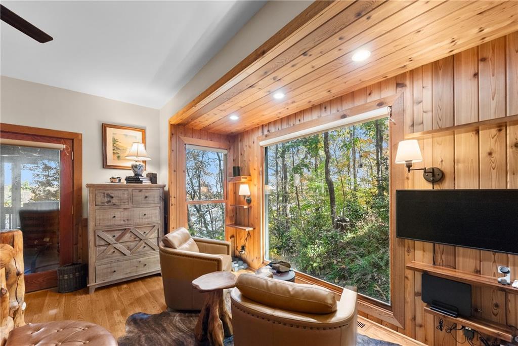 6615 Happy Hollow Trail