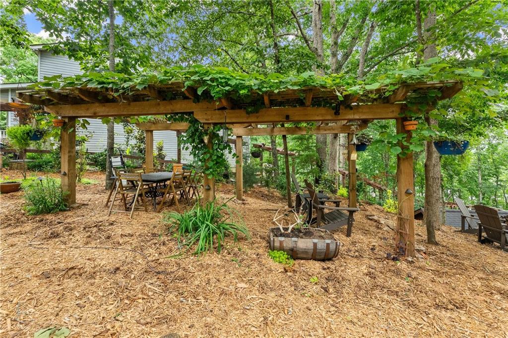 6615 Happy Hollow Trail