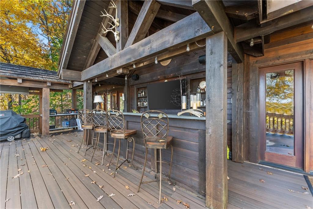 6615 Happy Hollow Trail