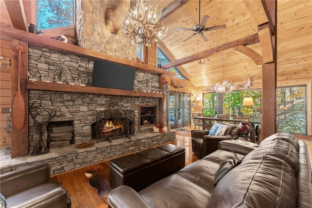 6615 Happy Hollow Trail