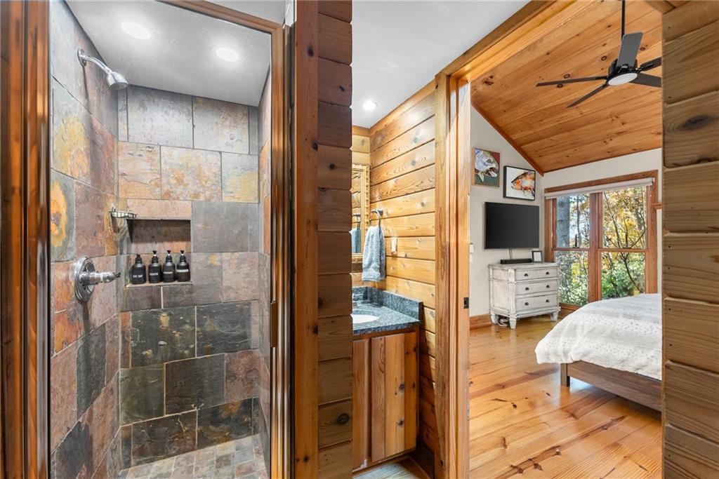 6615 Happy Hollow Trail