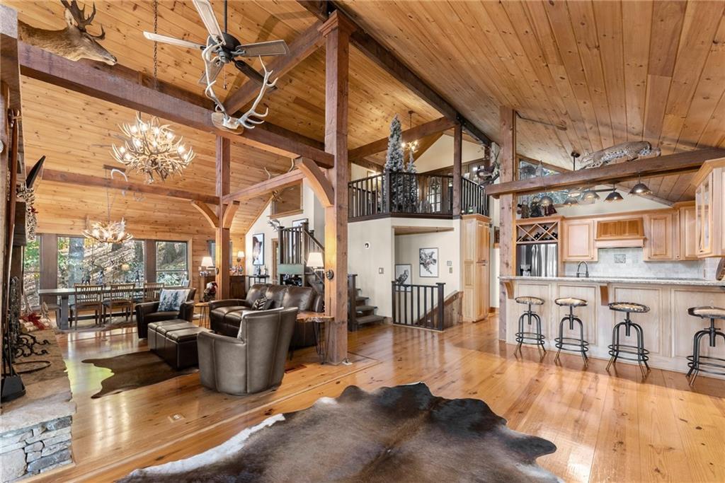 6615 Happy Hollow Trail