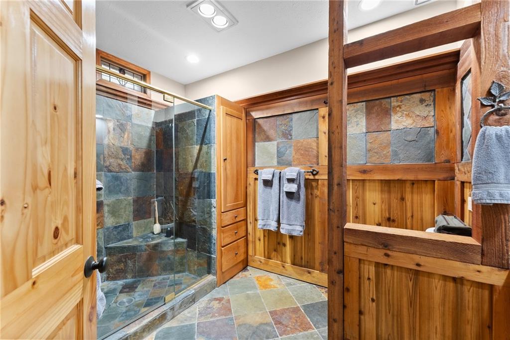 6615 Happy Hollow Trail