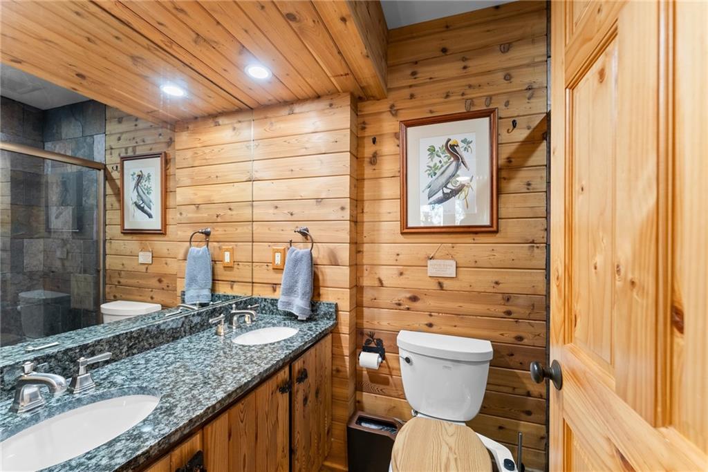 6615 Happy Hollow Trail