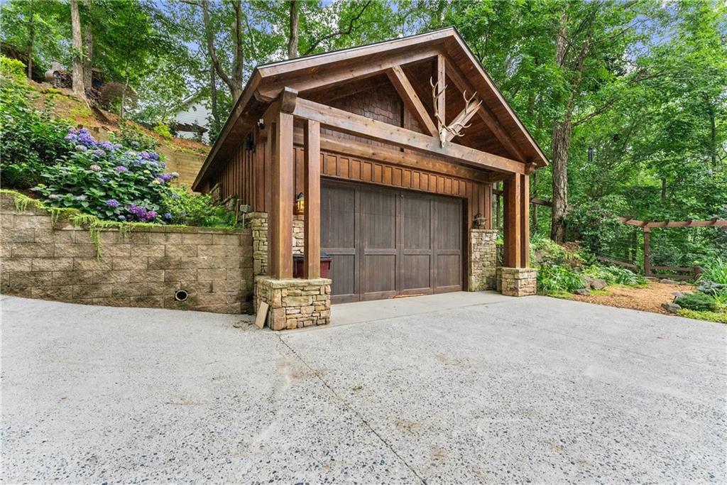 6615 Happy Hollow Trail