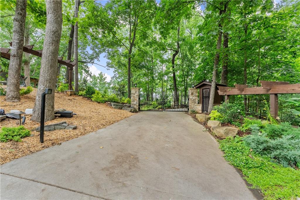 6615 Happy Hollow Trail