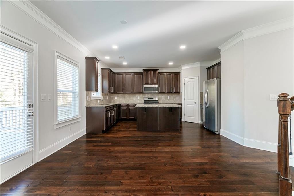 2506 Ginger Leaf Drive NE