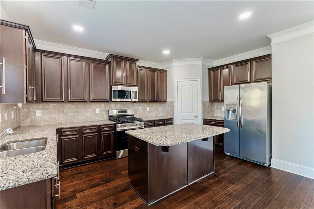 2506 Ginger Leaf Drive NE