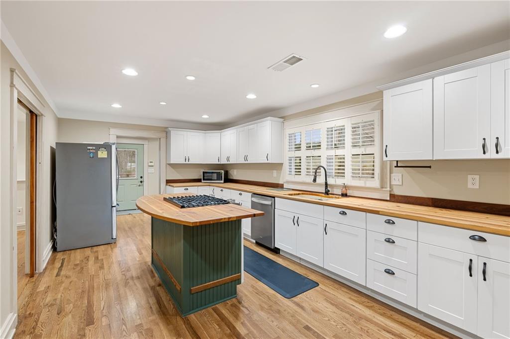 1429 Lakeview Road