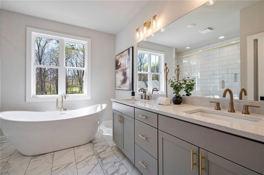 1702 Eastside Parc Street SE