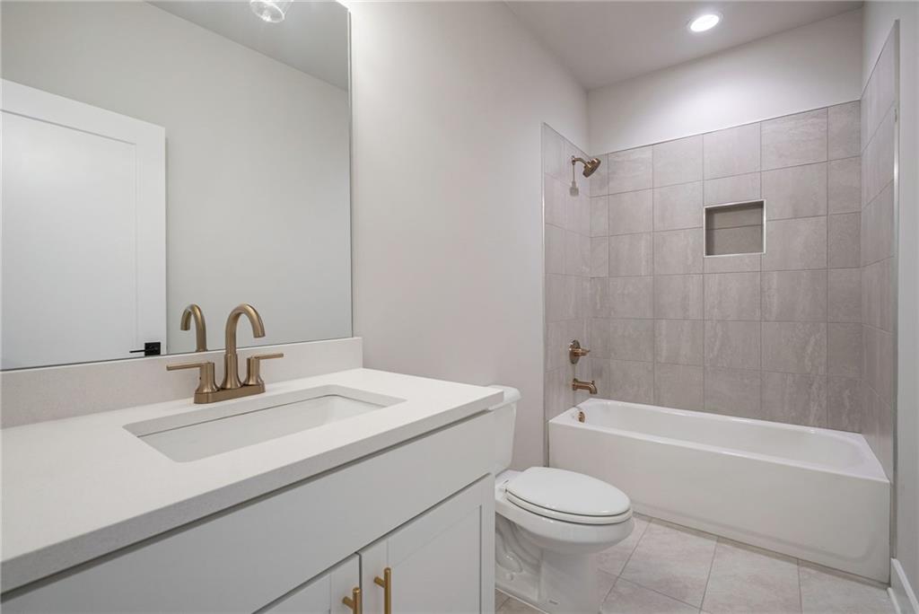 1702 Eastside Parc Street SE