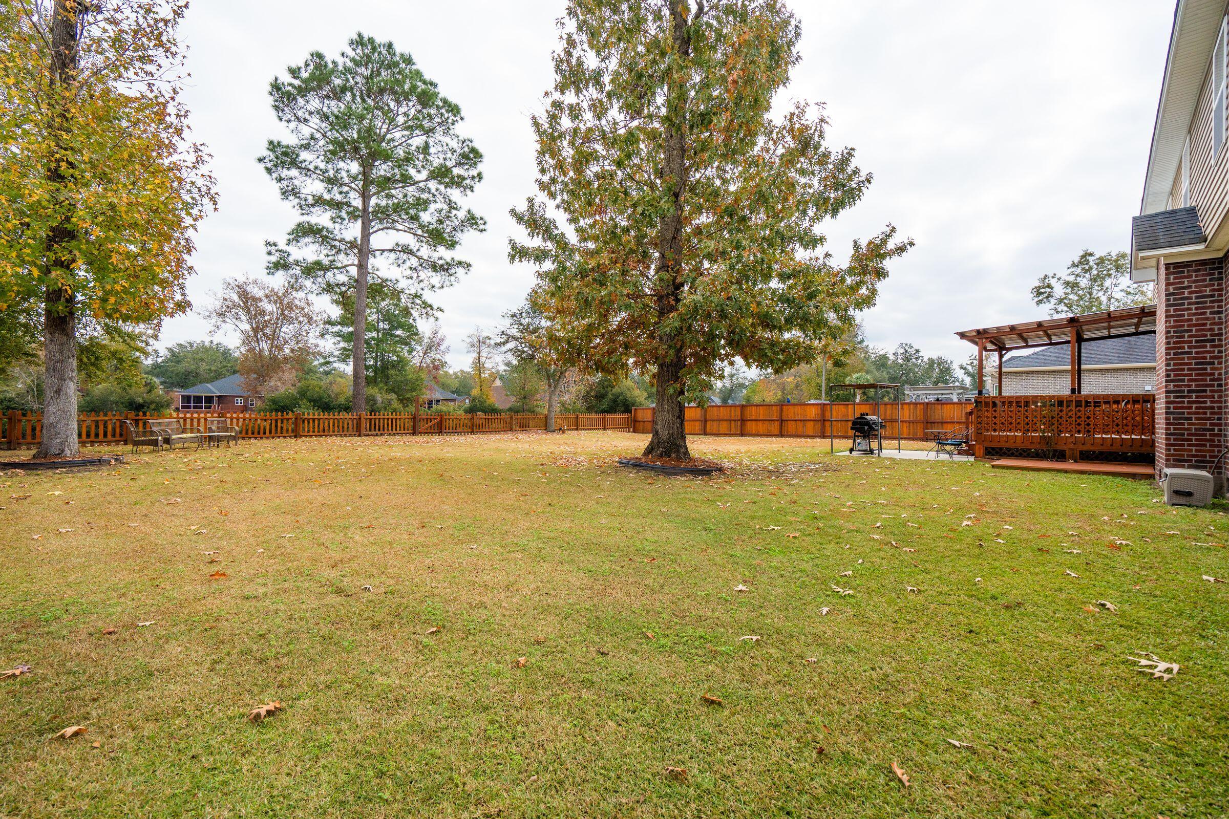 5516 Crescent View Drive