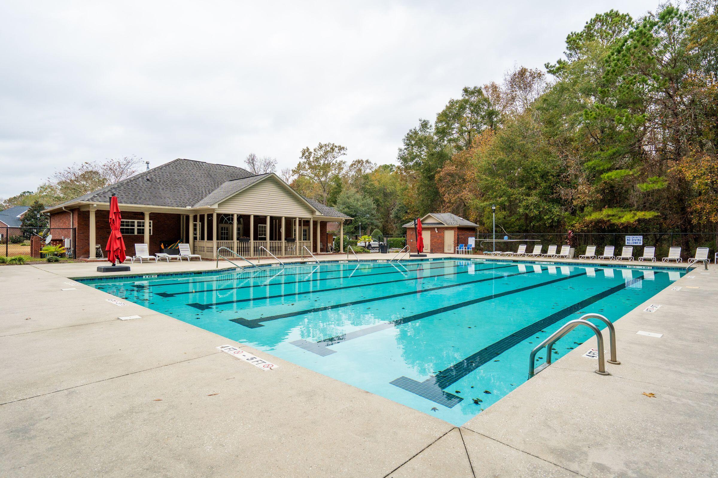 5516 Crescent View Drive