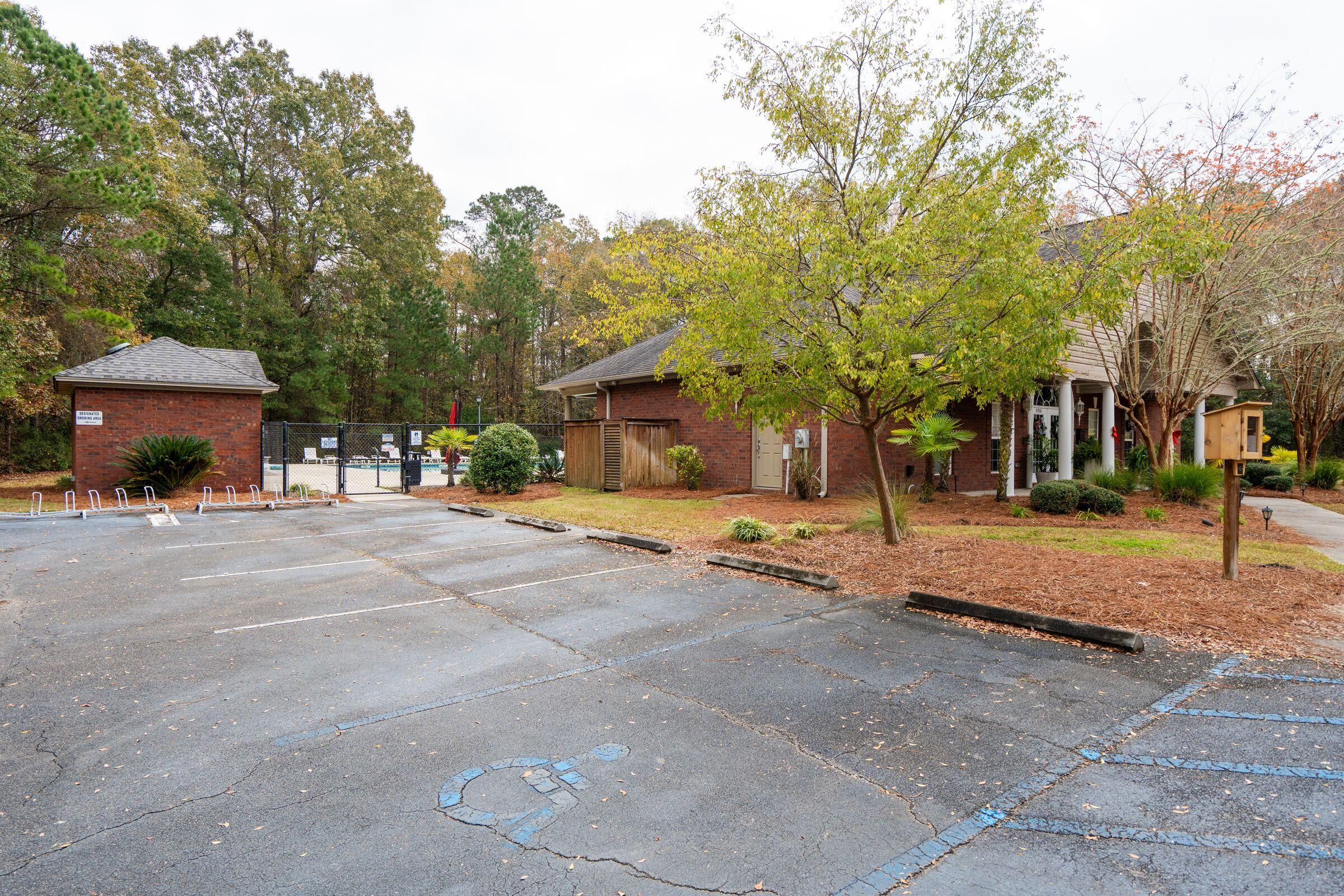 5516 Crescent View Drive