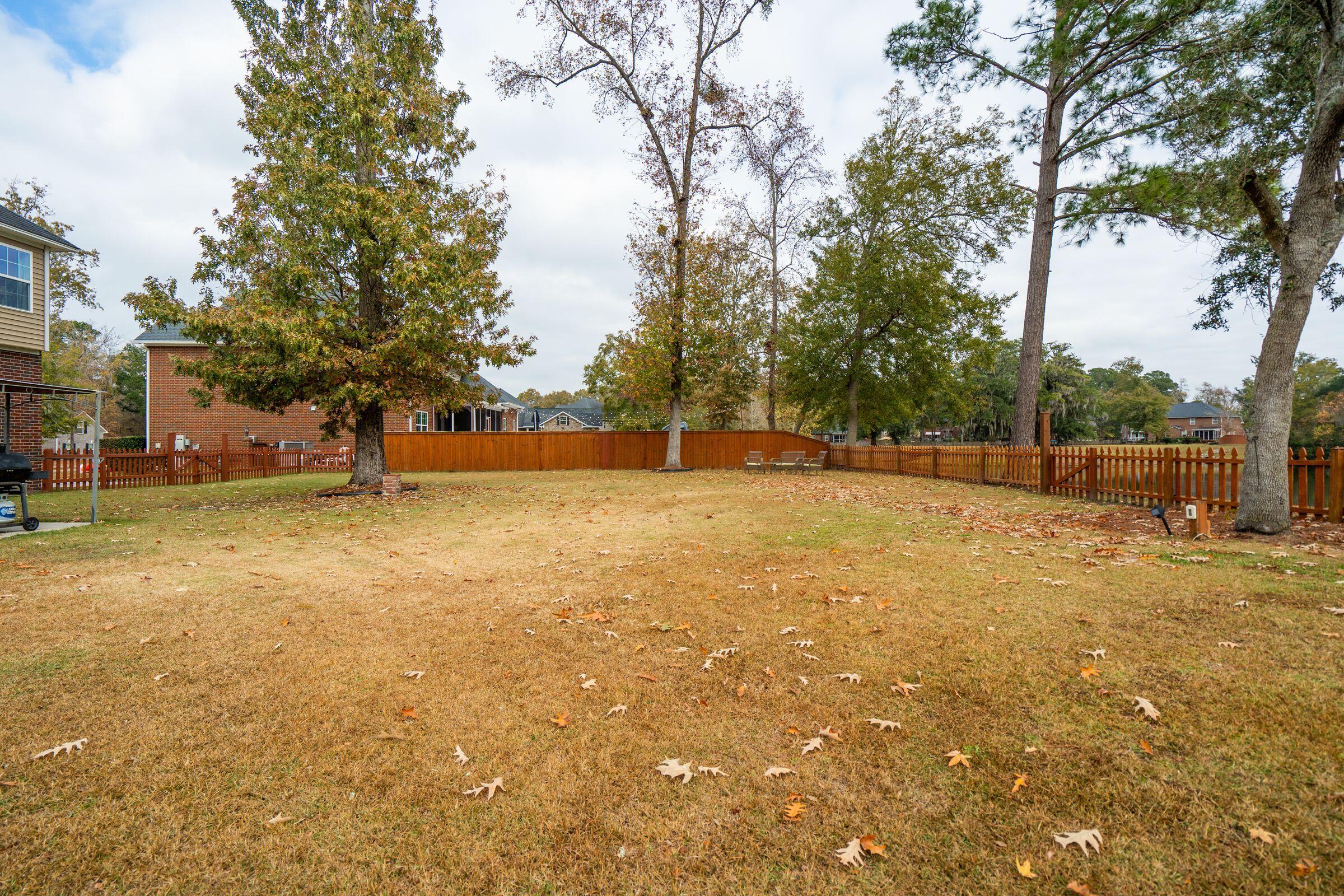 5516 Crescent View Drive