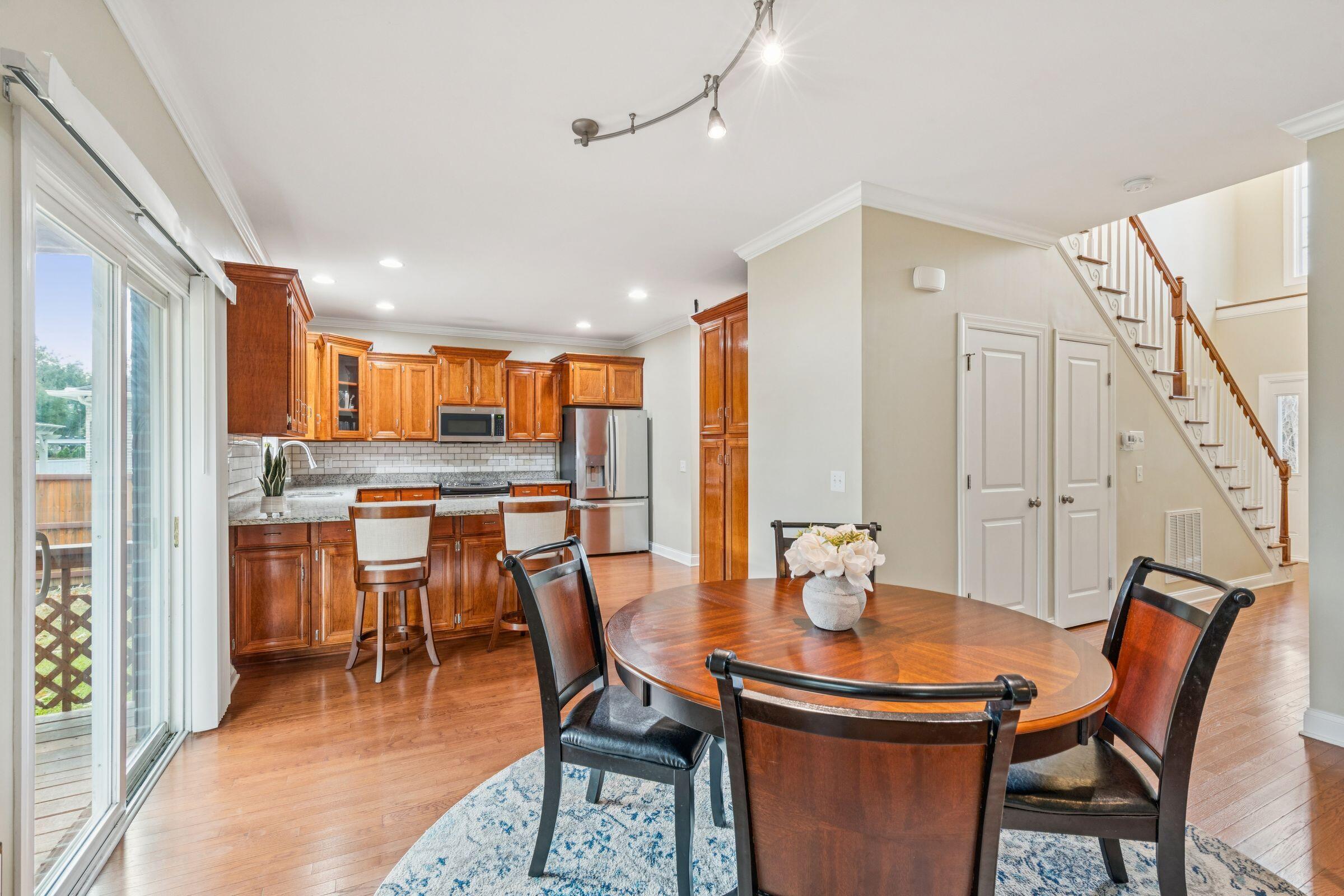 5516 Crescent View Drive