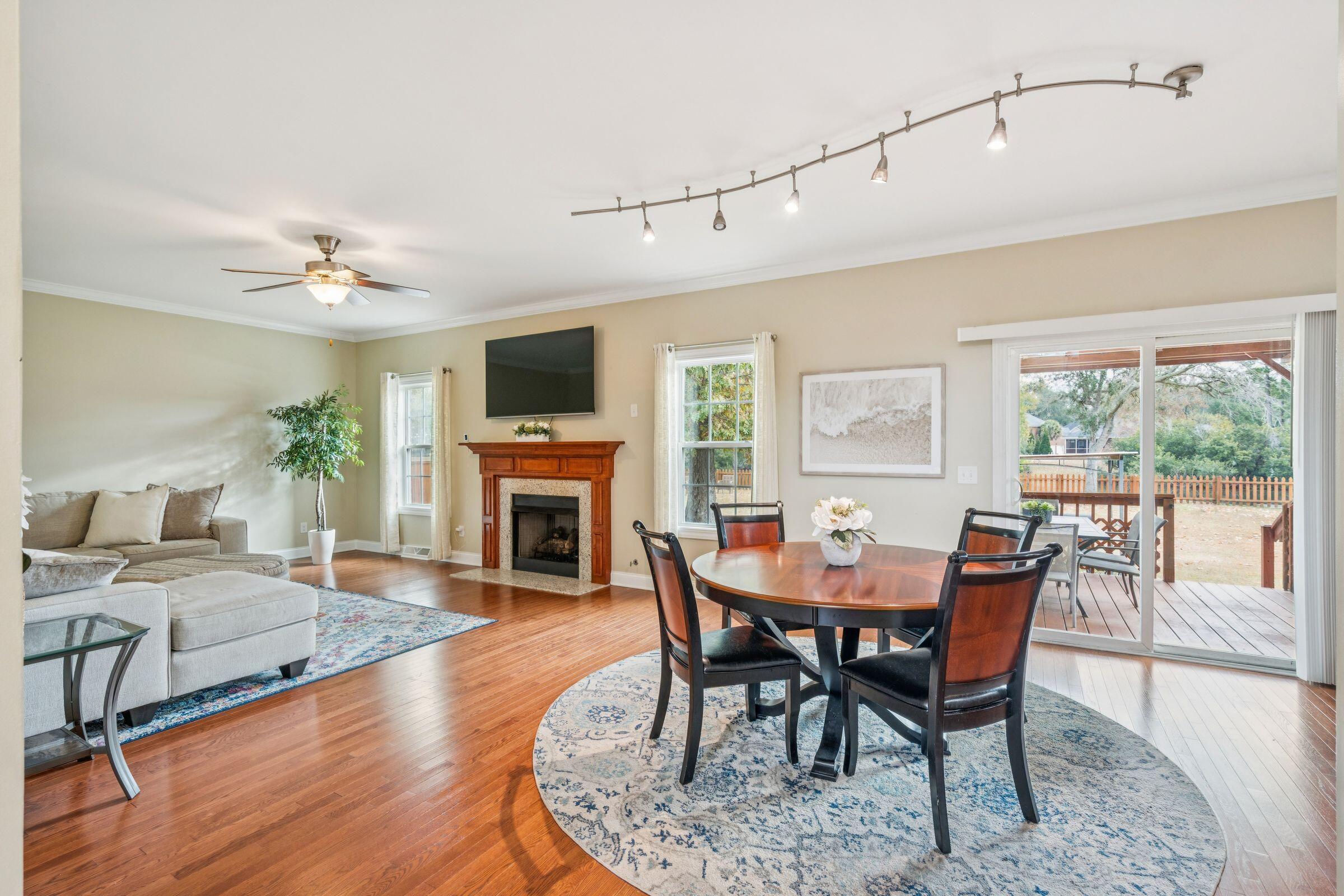 5516 Crescent View Drive