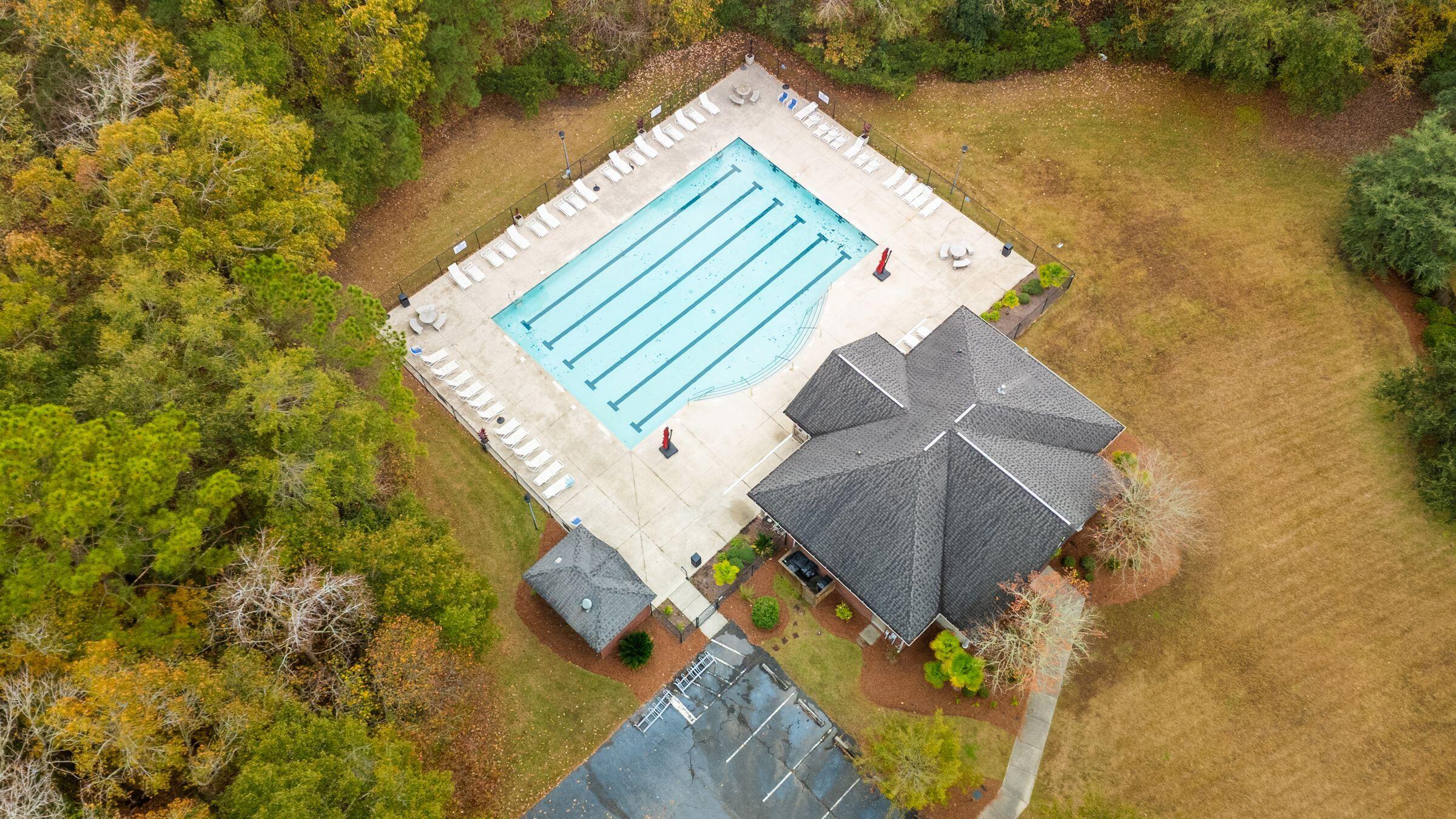 5516 Crescent View Drive