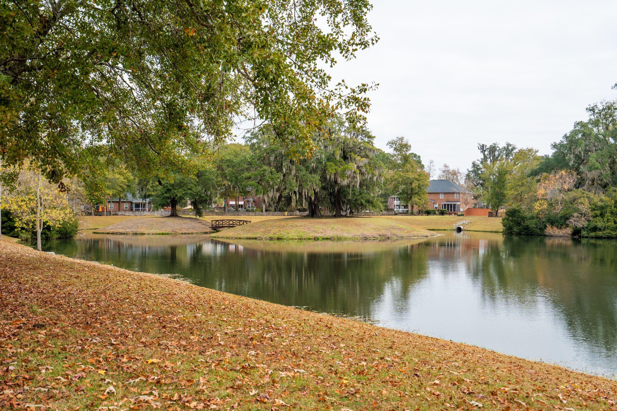 5516 Crescent View Drive