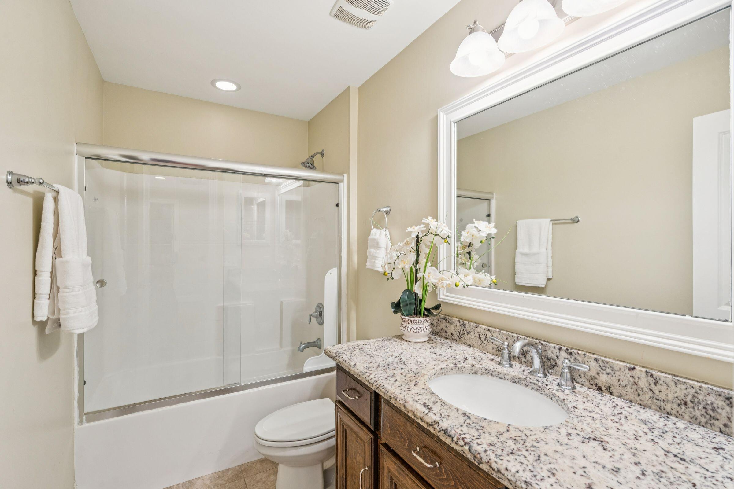 5516 Crescent View Drive