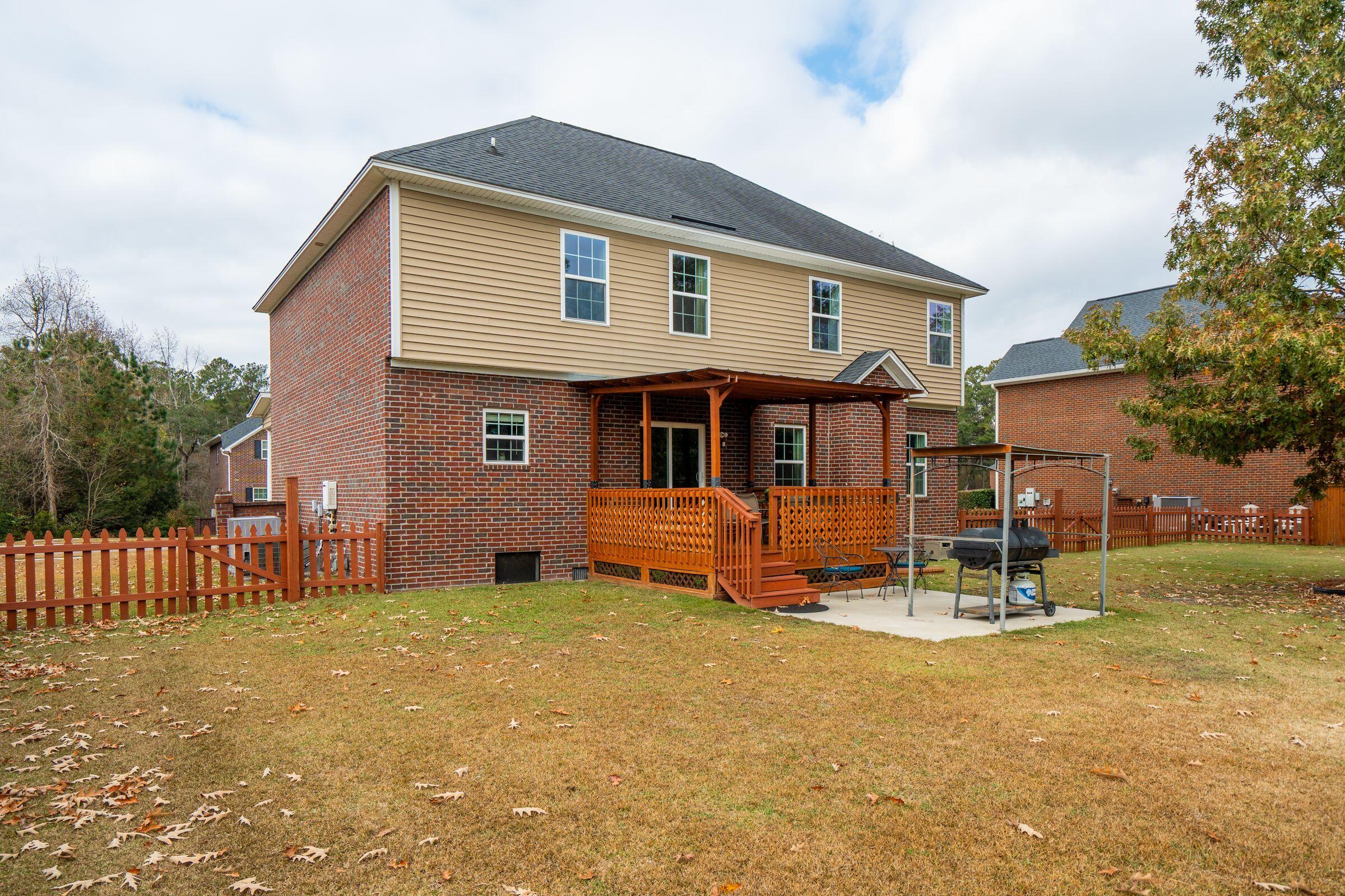 5516 Crescent View Drive