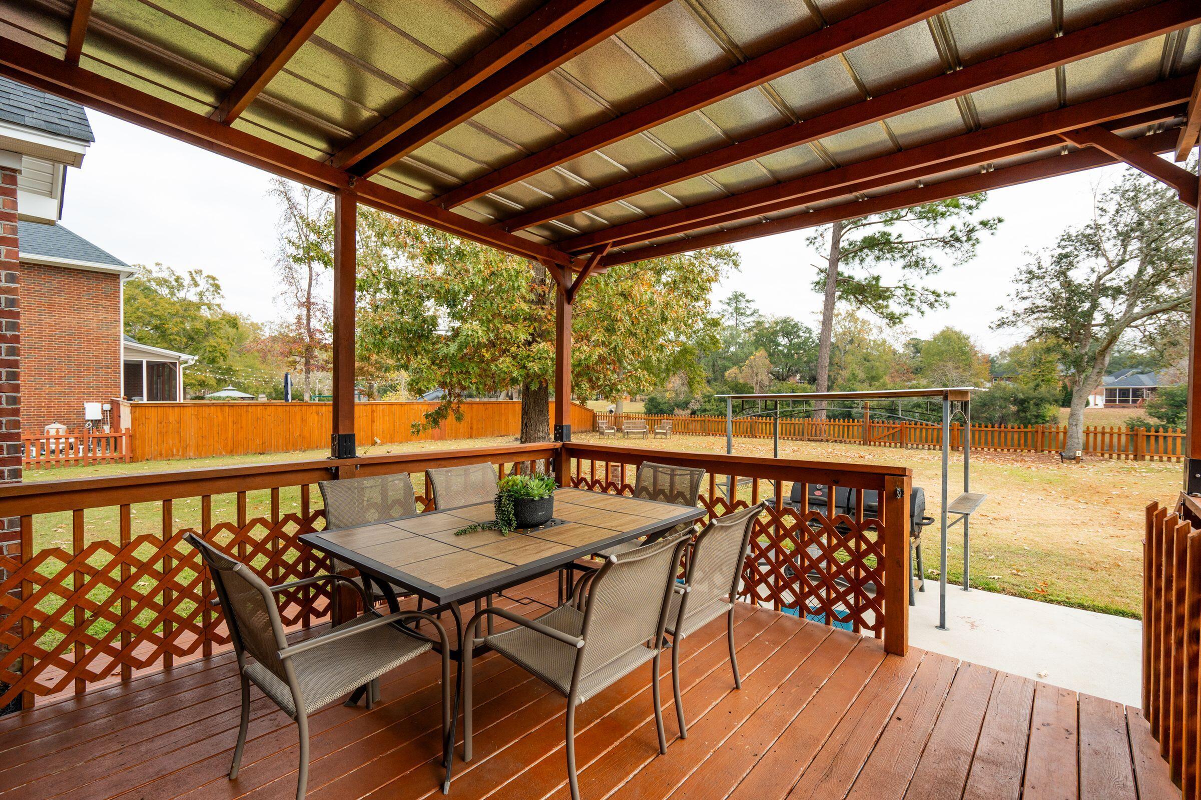 5516 Crescent View Drive