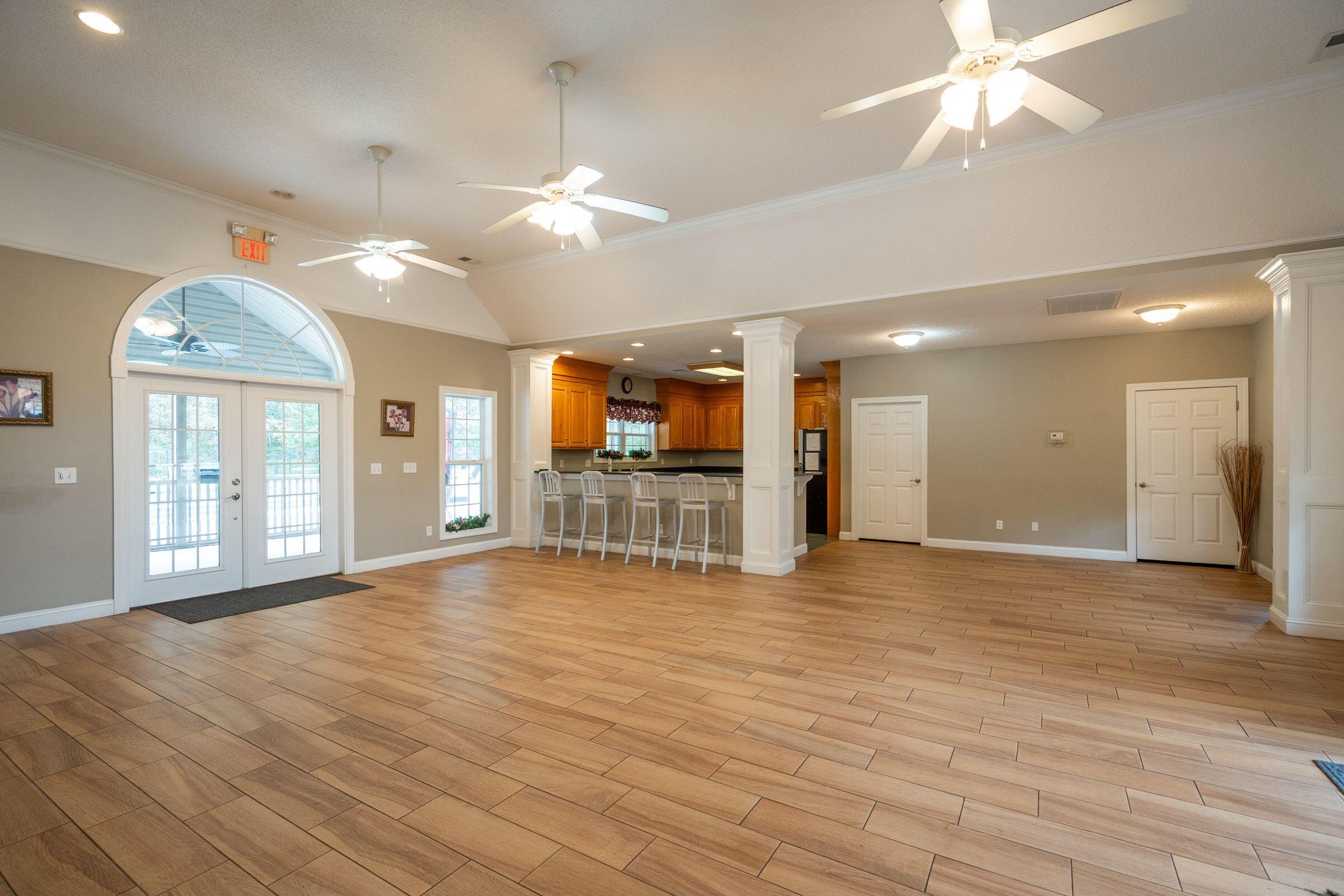 5516 Crescent View Drive