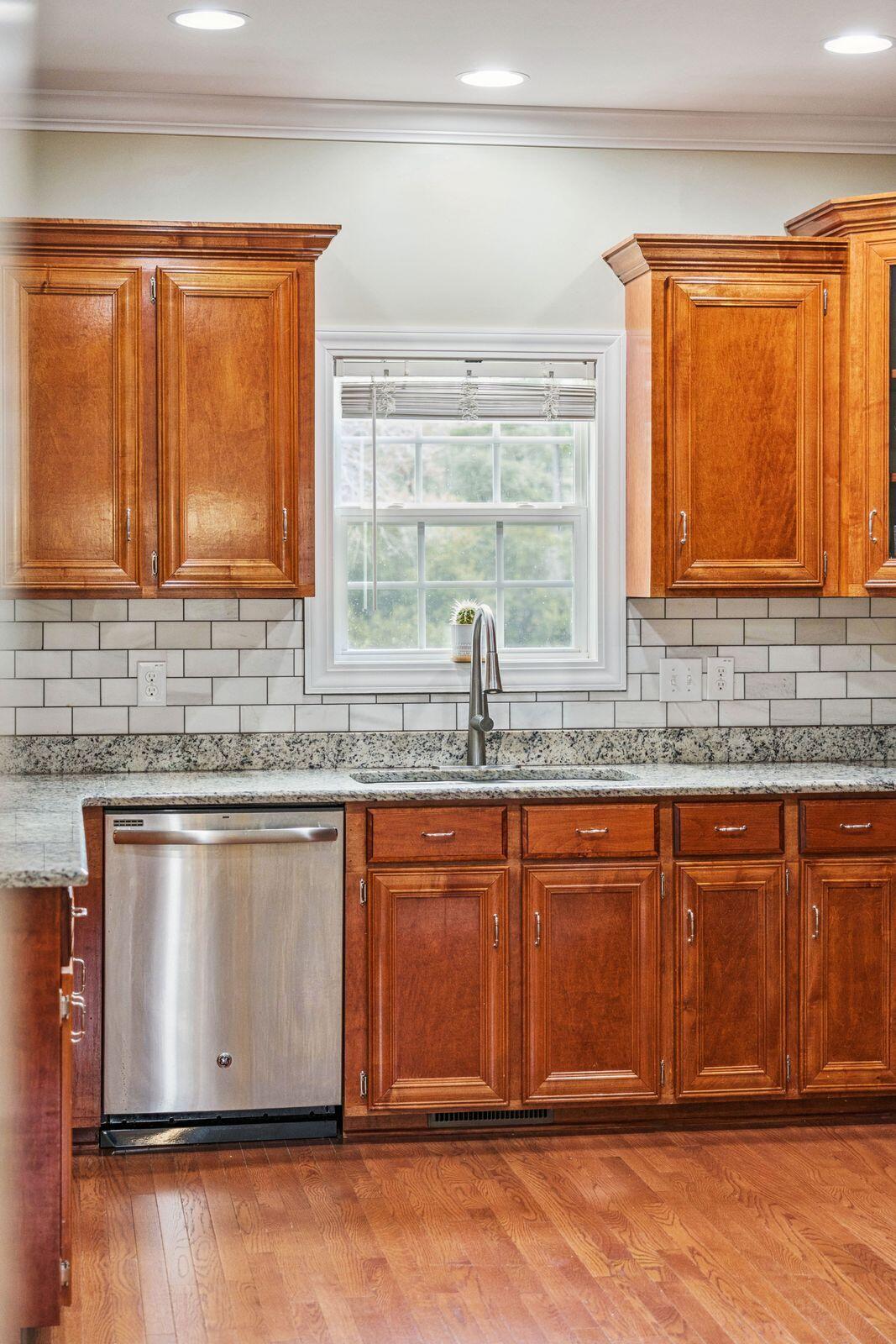 5516 Crescent View Drive