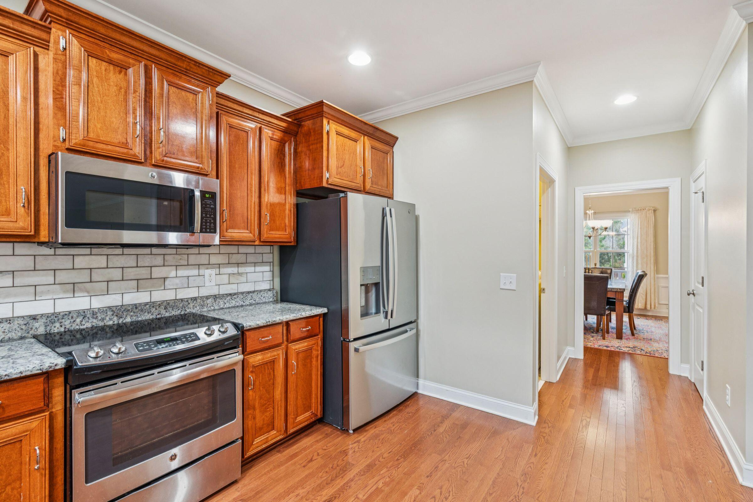 5516 Crescent View Drive