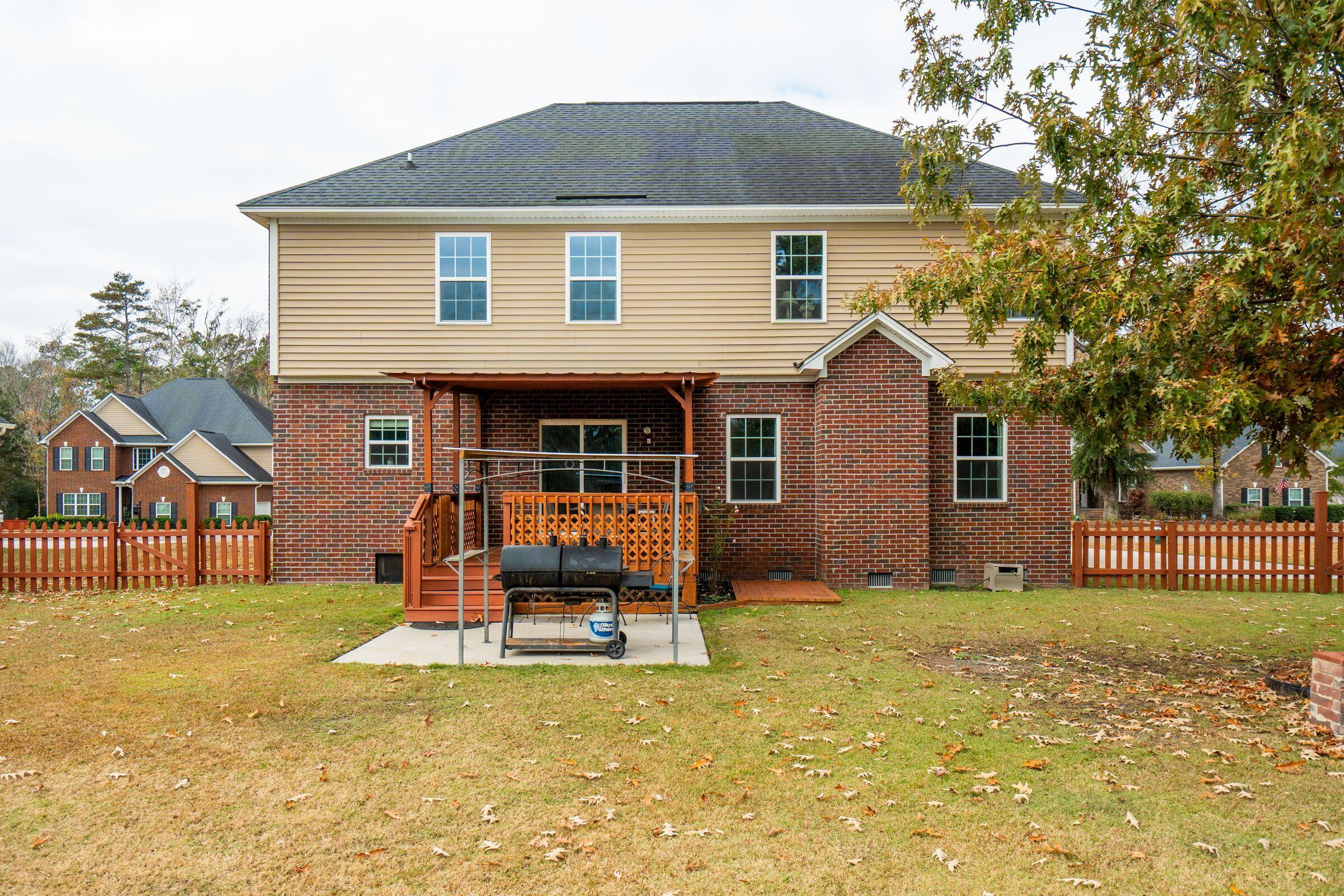 5516 Crescent View Drive