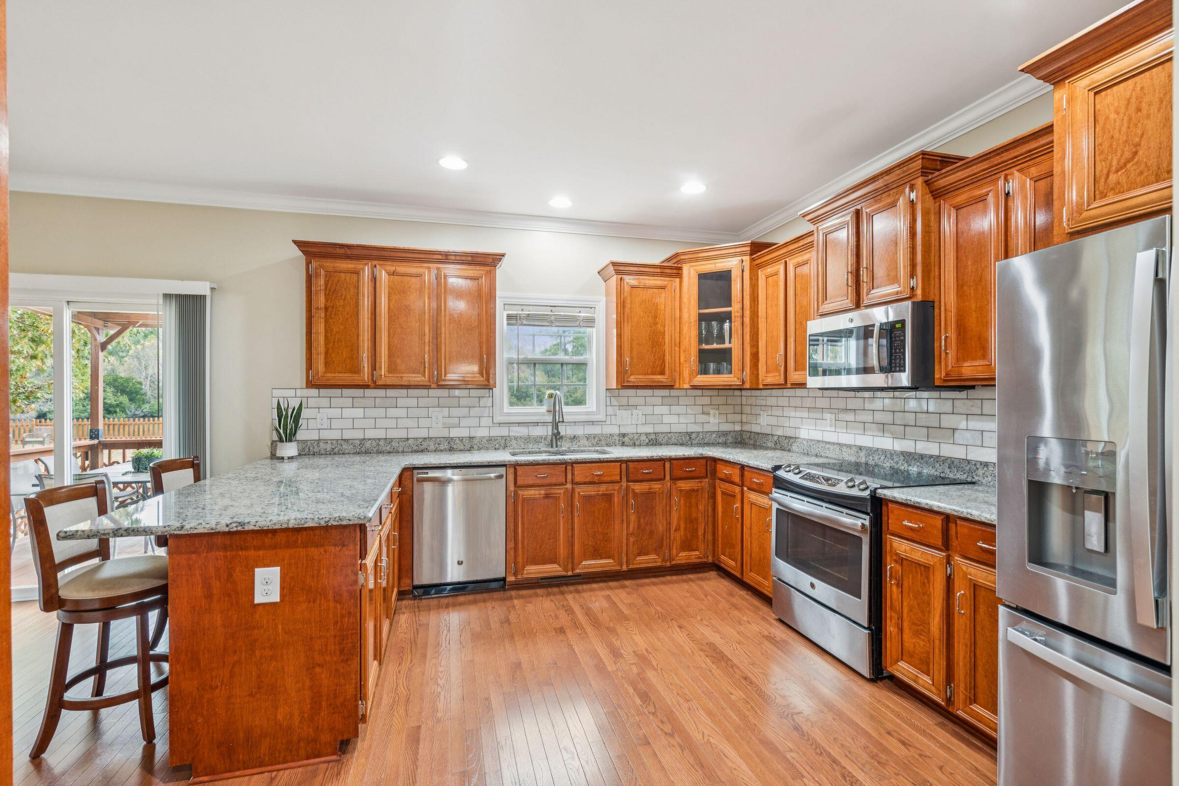 5516 Crescent View Drive