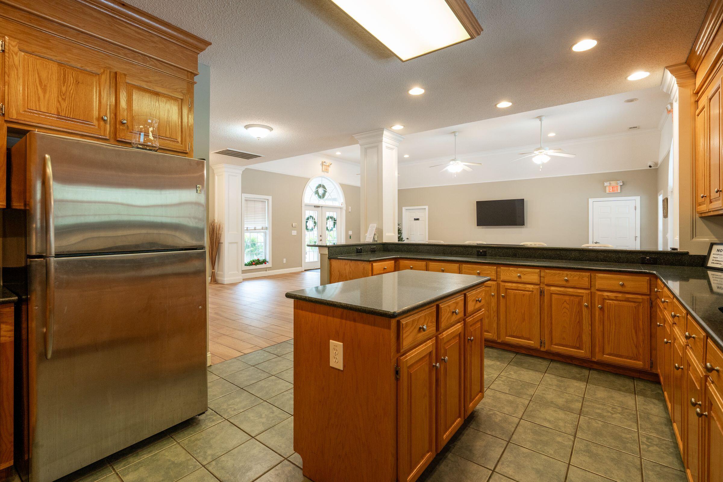 5516 Crescent View Drive