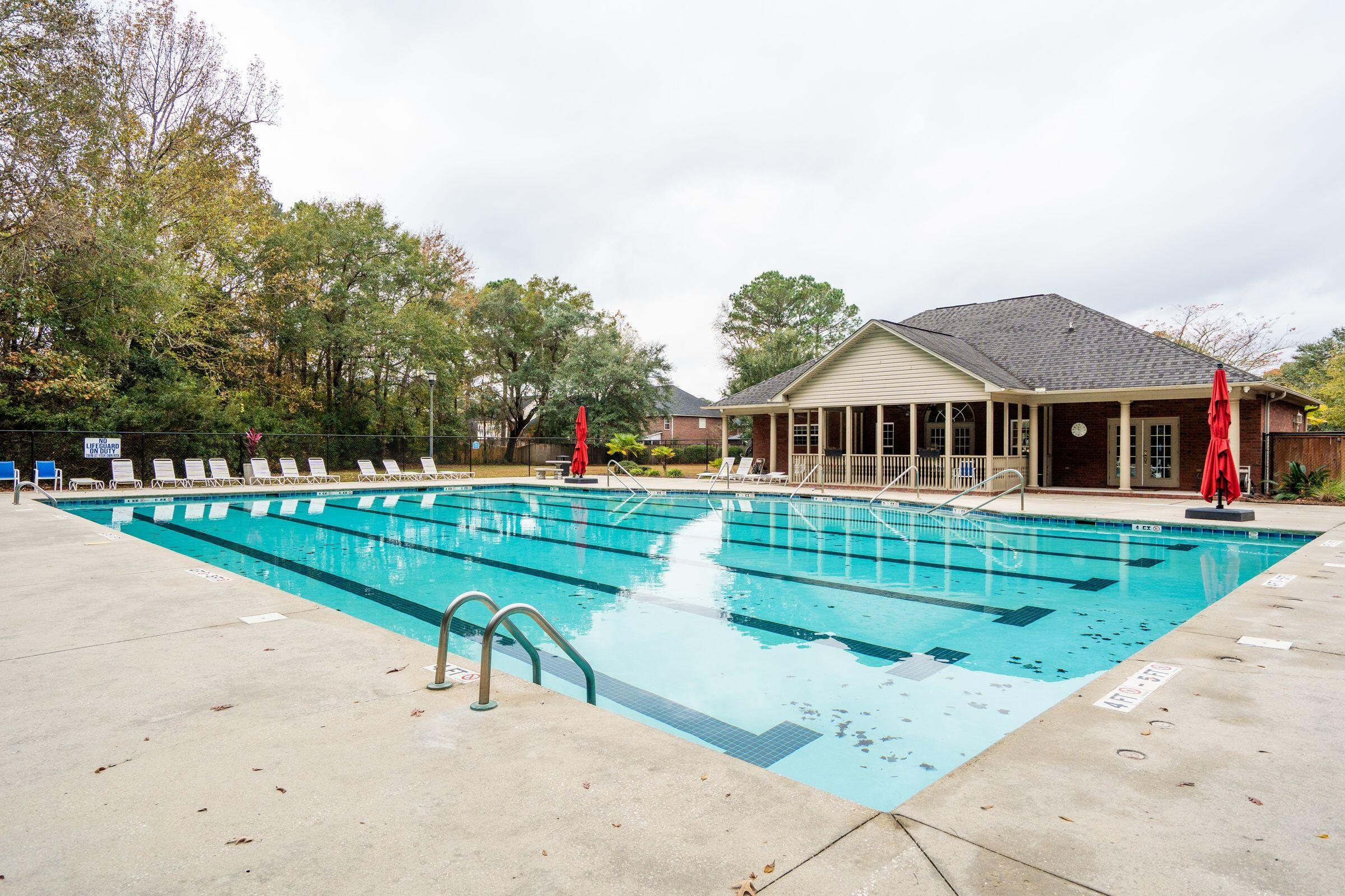 5516 Crescent View Drive