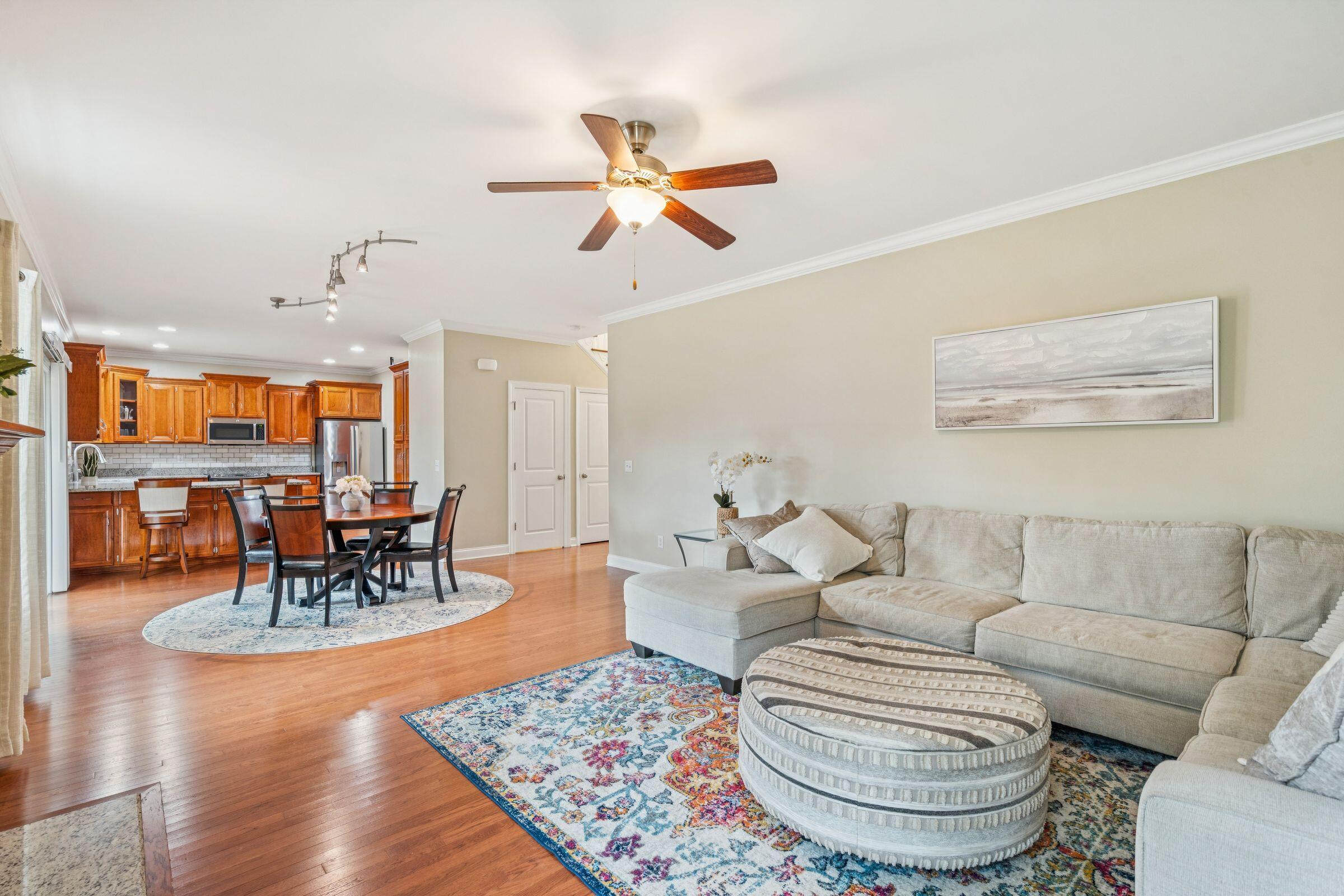 5516 Crescent View Drive