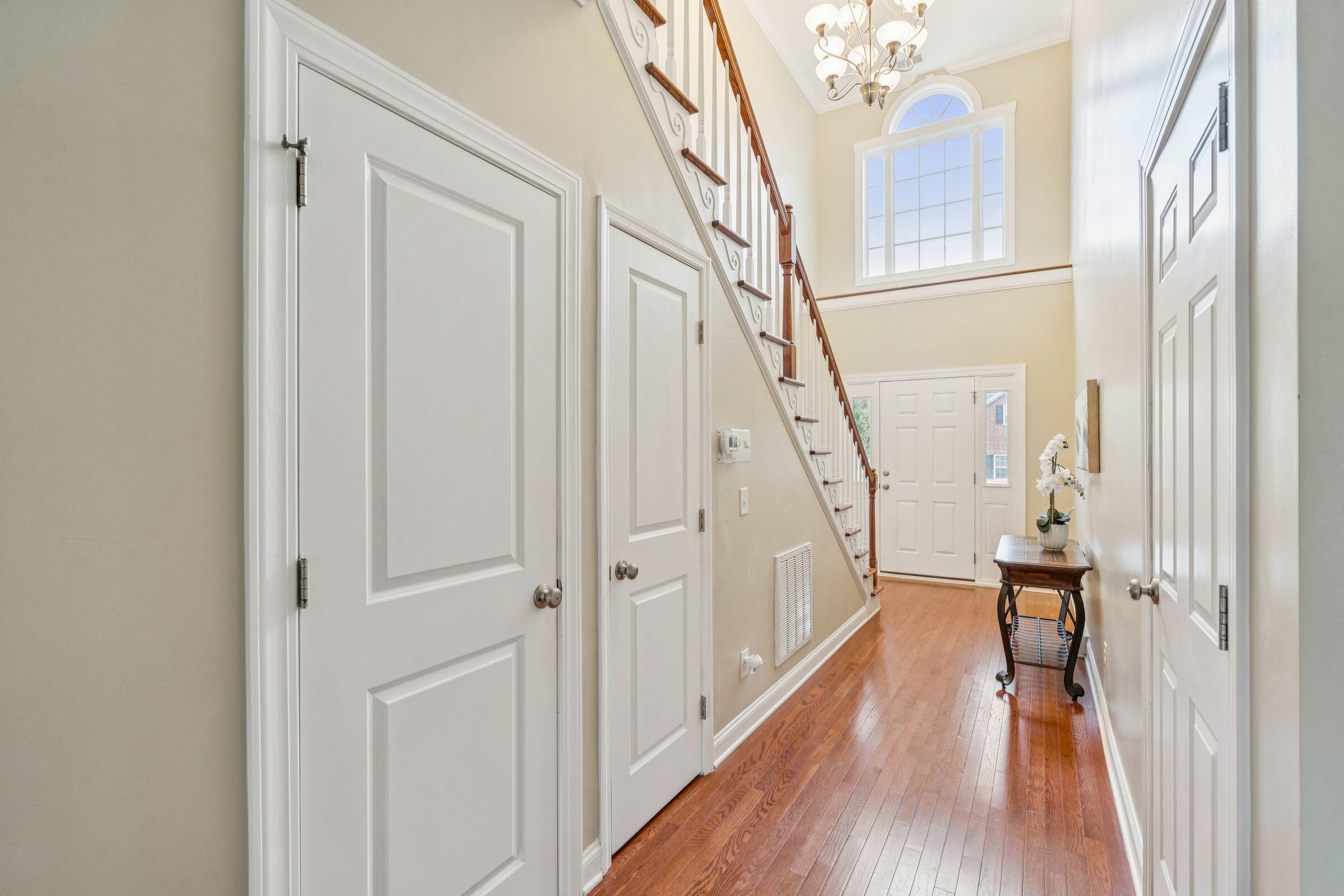 5516 Crescent View Drive